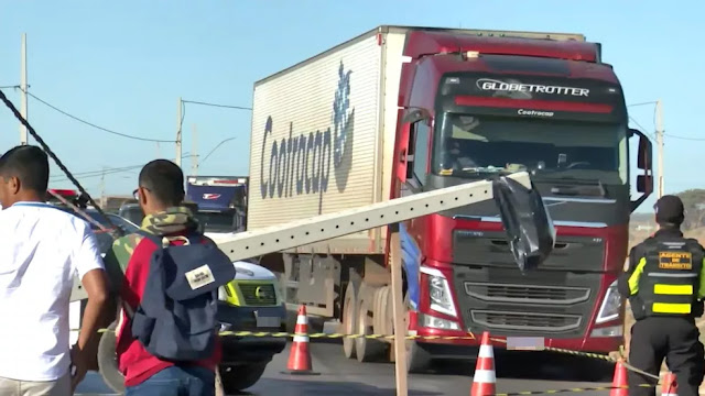 Motociclista morre após atingir poste na BR-020, no oeste da Bahia