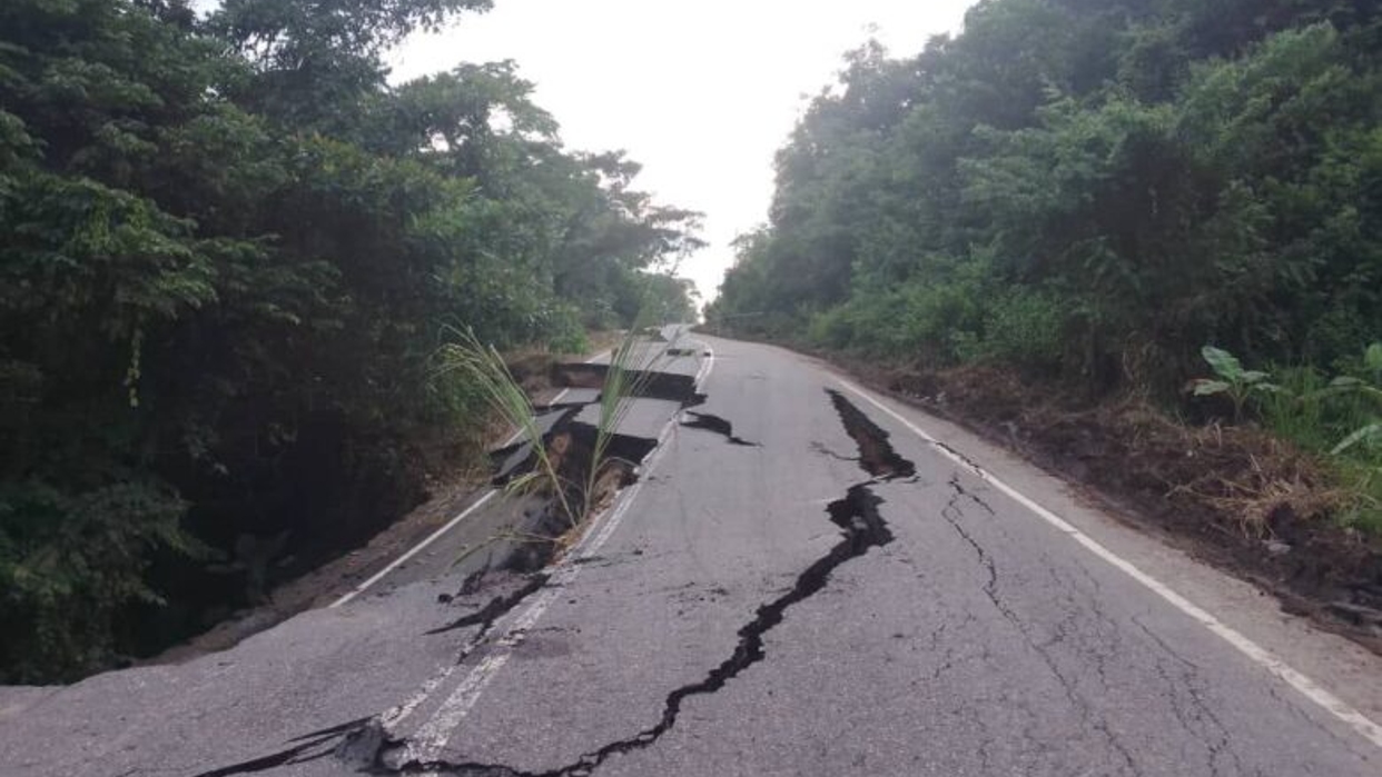 Lluvias en el Zulia colapsan carretera Machiques-Colón