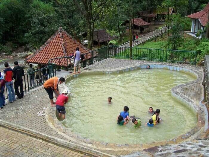  tempat wisata di bogor yang akrab stasiun 5 Tempat Wisata Menarik dan Populer di Bogor Yang Bisa Kamu Kunjungi Saat Libur Panjang Tiba