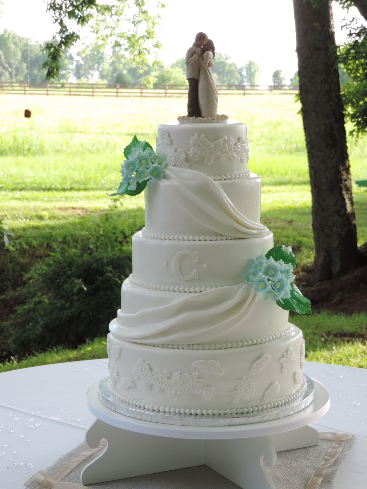  Cakes  by Becky Elegant  White Wedding  Cake 