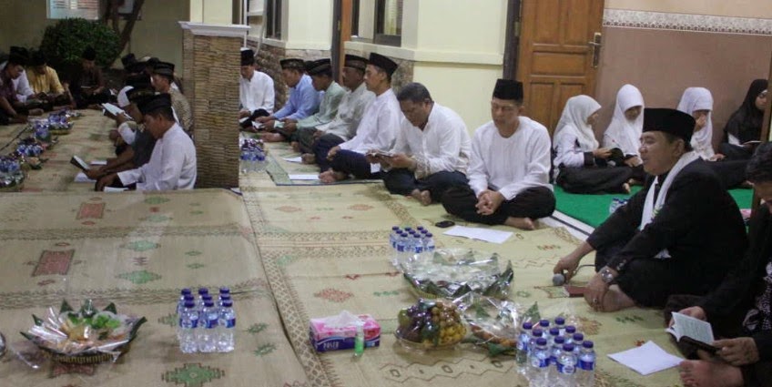 http://karangtarunabhaktibulang.blogspot.com/2014/08/cara-memasuki-rumah-baru-menurut-adat-jawa.html