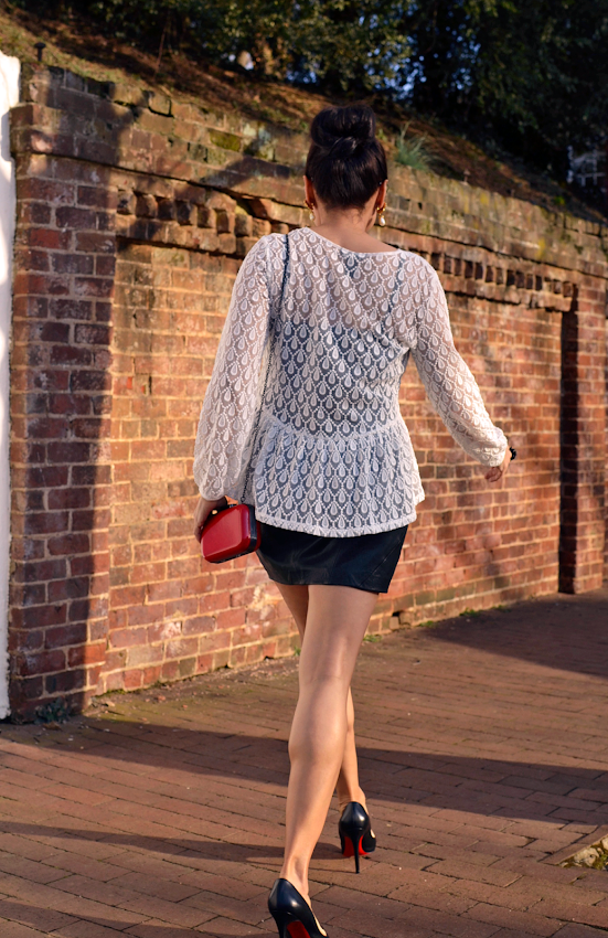 Outfit with a white lace top