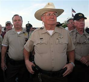  doesnt live in America, Ill have to explain who Sheriff Joe ARPAIO ...