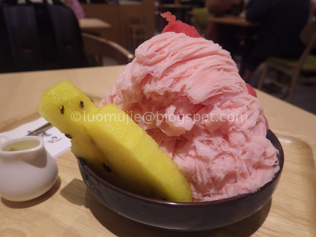 Taiwan shaved ice dessert