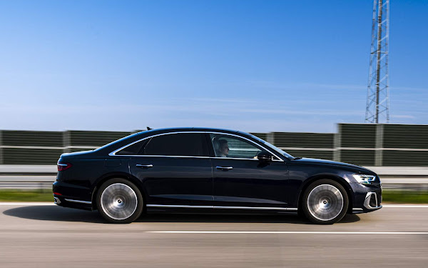 The Audi A8L 60 TFSIe bet willingly to face the S-Class and 7 Series
