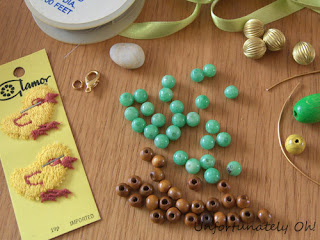 easter necklace tutorial