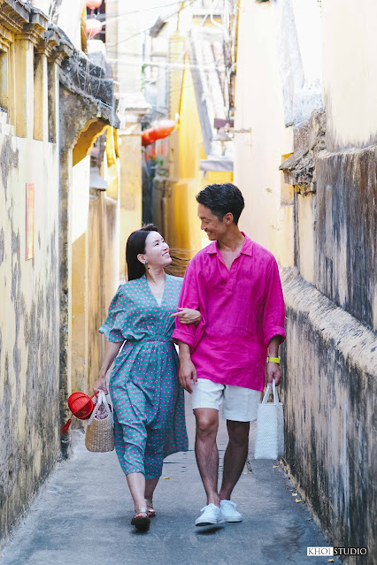 Japanese couple travel photography service in Hoi An ancient town (Vietnam)