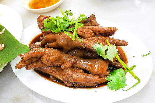 health benefits of chicken feet