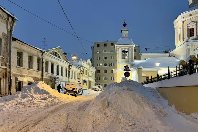 Хохловский переулок Хохловский переулок, сугробы