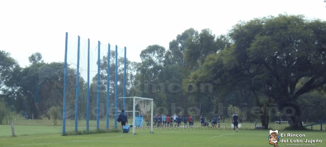 Gimnasia trabajó en lo táctico y la definición