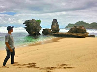 Pesona Pantai Selok Sumberbening Malang Selatan