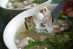 Maxwell Food Centre Yi Jia Fish Soup