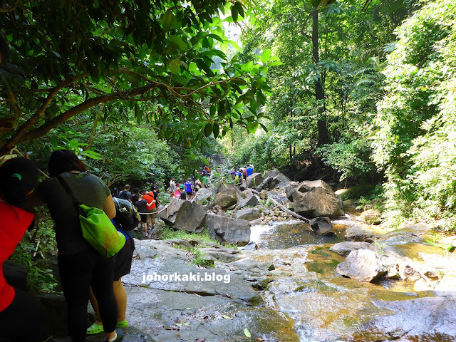 Sungai-Lembing-Rainbow-Waterfall