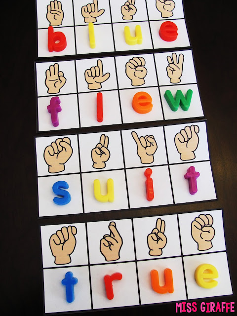 Sign language activity cards to practice phonics sounds?? So awesome for challenging your high students in an independent reading center