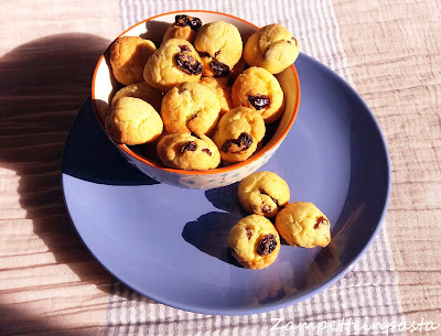 Biscotti con uvetta senza burro