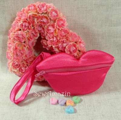 Lips Wristlet/Purse