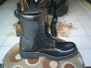 sepatu boot underground tinggi 25 cm