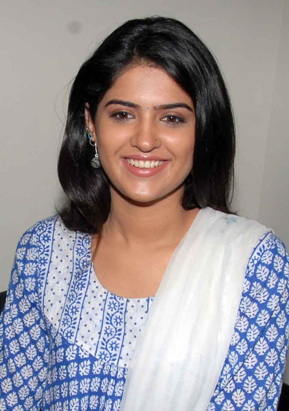 Deeksha Seth Inaugurates Homeocare International New Branch hot photos