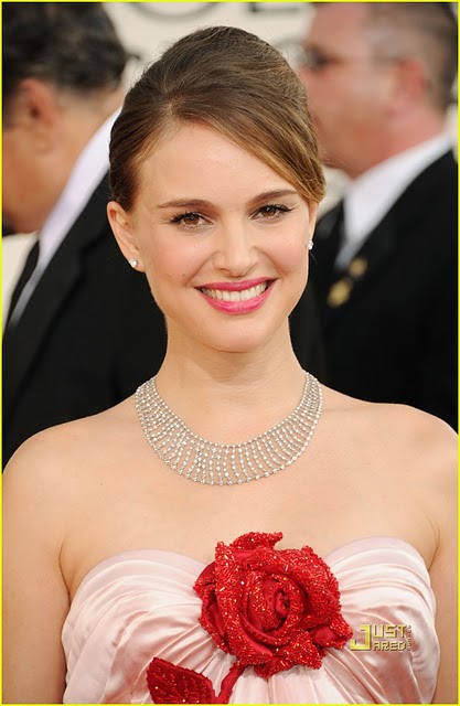 natalie portman in victor and rolf ! i loved this look ! really !