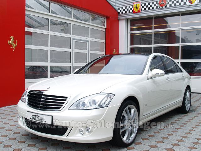 White Mercedes Benz S500