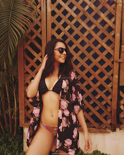 Ruhi Singh sizzles in Bikini in winter Super cute  with BFF at a vacation .XYZ Exclusive 06.jpg