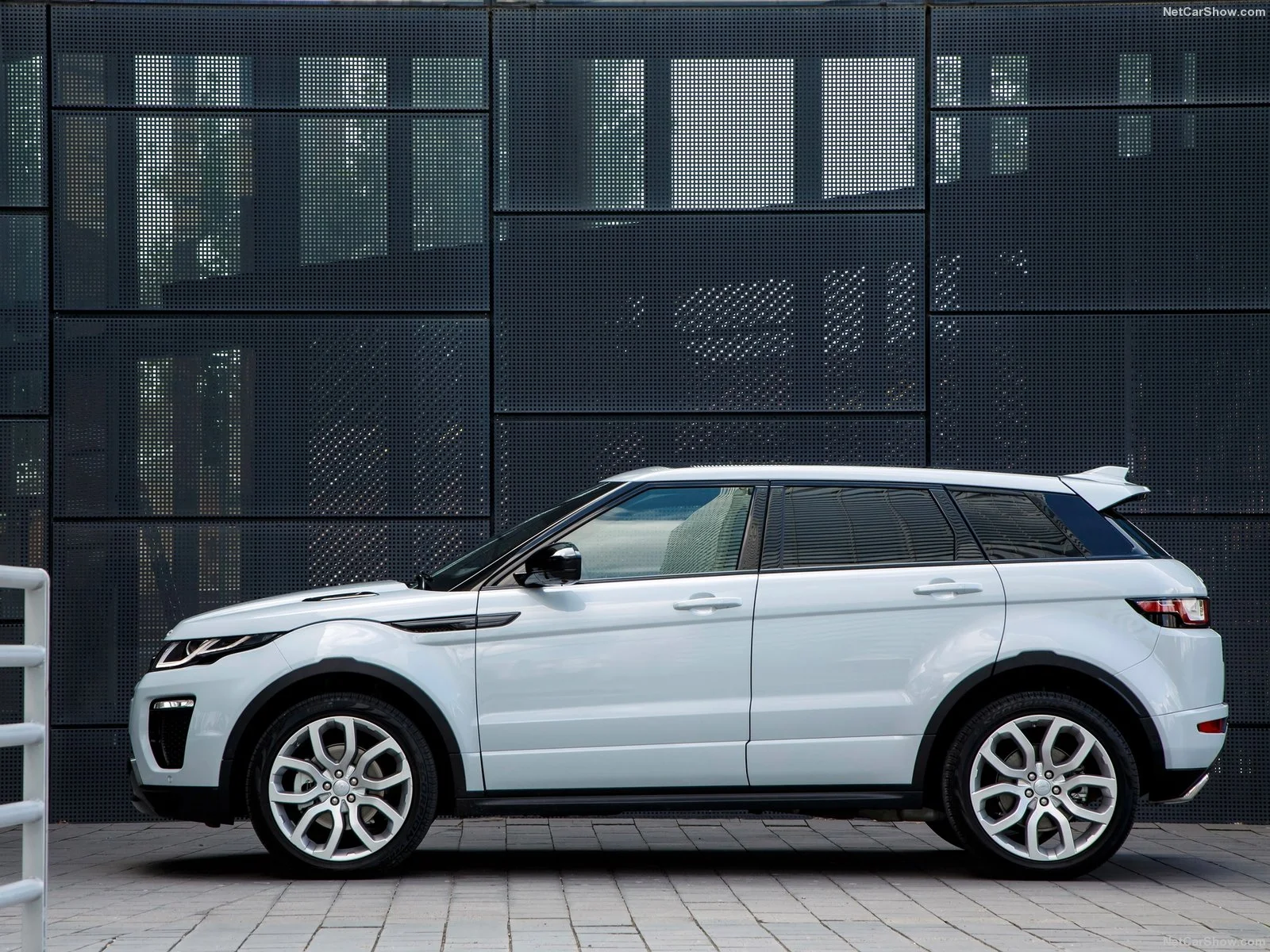 Hình ảnh xe ô tô Land Rover Range Rover Evoque 2016 & nội ngoại thất