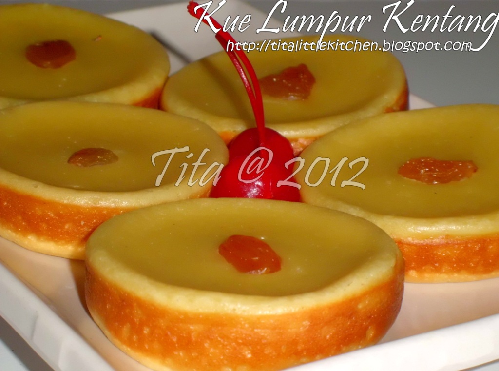 Tita's Little Kitchen: Kue Lumpur Kentang