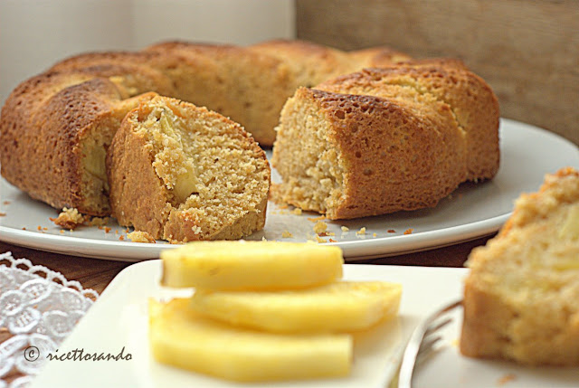 Ciambella all'ananas con cereali e yogurt ricetta dolce