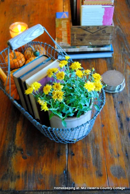 Fall Decor Inside and Out at Miz Helen's Country Cottage