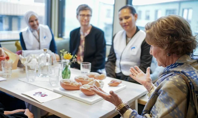 Queen Sonja visited the Norwegian Women's Public Health Association's Women's Health Centre in Tøyen