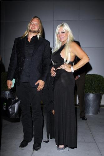 linda hogan boyfriend. Linda Hogan amp; Boyfriend Hang