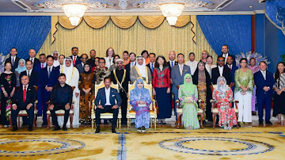 Persembahan Khusus Kepada Sultan Brunei Darussalam : Pintu Kayu Ukir Jawa Klasik “Gebyok”  