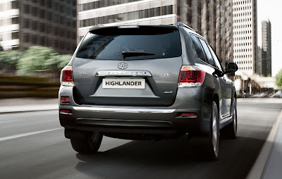 2011 Toyota Highlander Rear Angle View