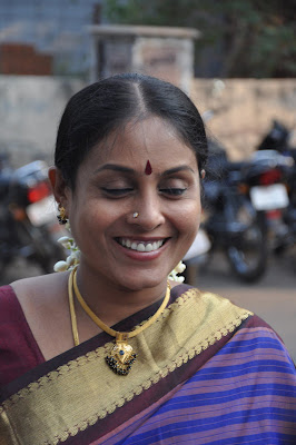 Tamil Actress Saranya Ponvannan Spicy in Saree Stills