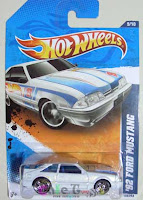 Diecast Hot Wheels 92 ford mustang white #159/244