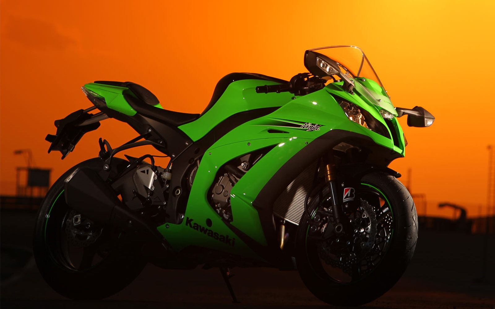 Kawasaki Ninja ZX10R 2009 & wallpapers