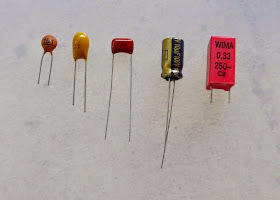 type of capacitors guitar pedals