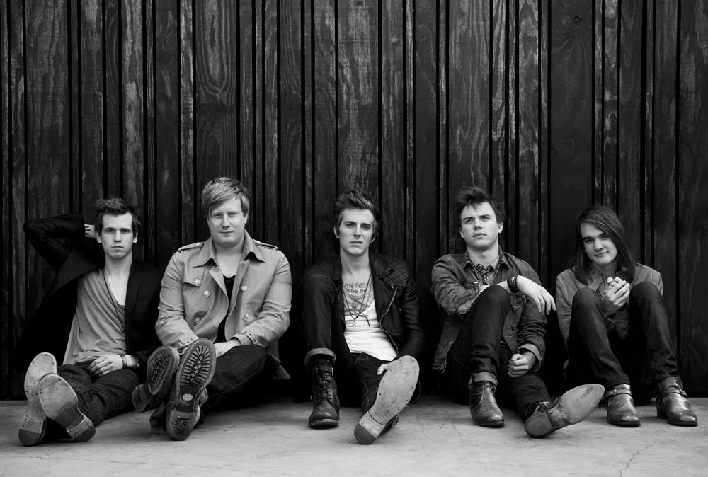 the maine black and white photoshoot. Labels: lack and white, the maine. Black And White Photos. 1:50:00 PM