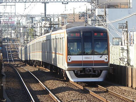 【ダイヤ改正で休日消滅！】東京メトロ10000系のF特急　飯能行き