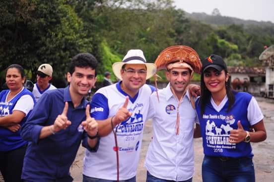 EDÉZIO FERREIRA, NETO FERREIRA E CLAUDIANO FILHO PARTICIPAM DE CAVALGADA EM BOM CONSELHO