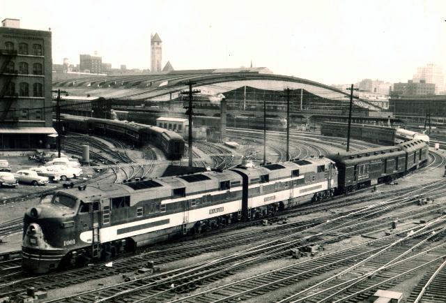 Wabash Cannonball departing St. Louis