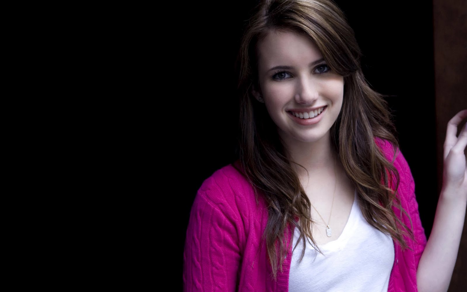 Emma Roberts Wallpapers