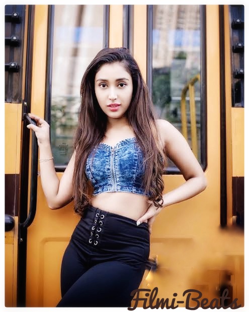 Priyamvada Kant wallpapers and Biography