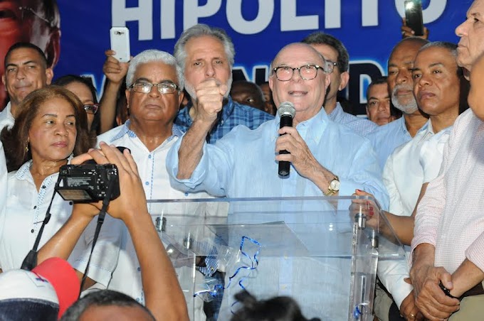 Hipolito Mejía encabeza acto con dirigentes comunitarios y resalta rol de las organizaciones 