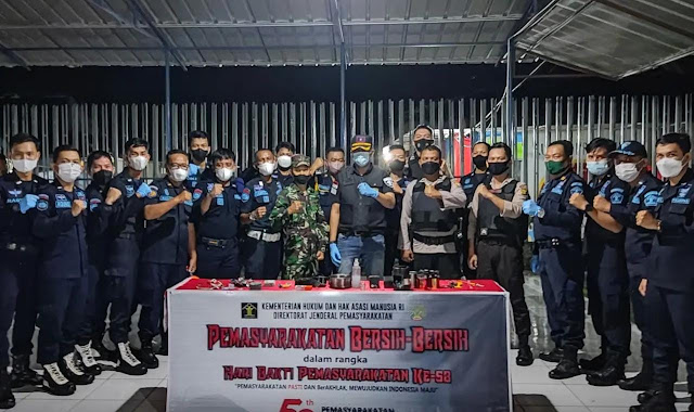 Kegiatan Pemasyarakatan Bersih-Bersih Dalam Rangka HBP Ke-58, Rutan Prabumulih Bekerja Sama dengan APH melakukan Razia Insidentil