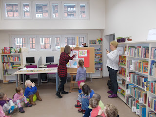 Biblioteka Bocianowo, Bydgoszcz bydgoski Londynek, zajęcia dla dzieci, bibliotekarka