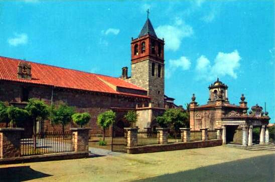 Iglesia de Santa Eulalia . El Hornito, con restos del Templo de Marte en 1964.