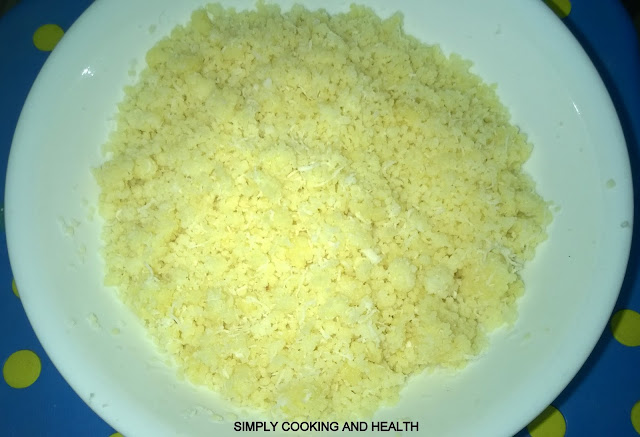 Stir fried steamed couscous with roasted white rice flour (puttu)