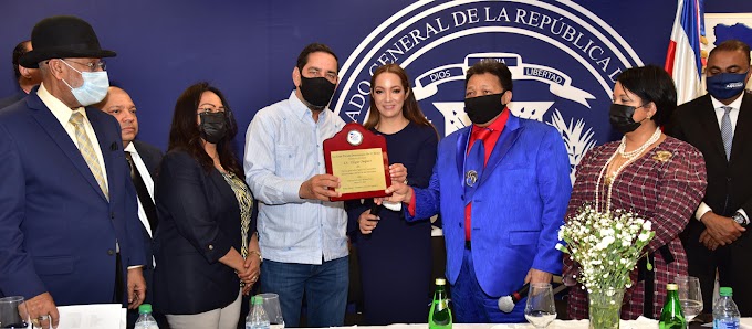 Parada Dominicana de El Bronx reconoce labor del cónsul Eligio Jáquez a favor de la comunidad