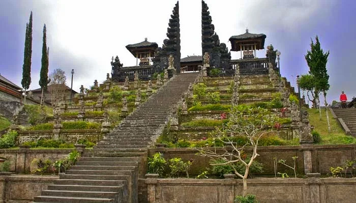 Pura besakih bali